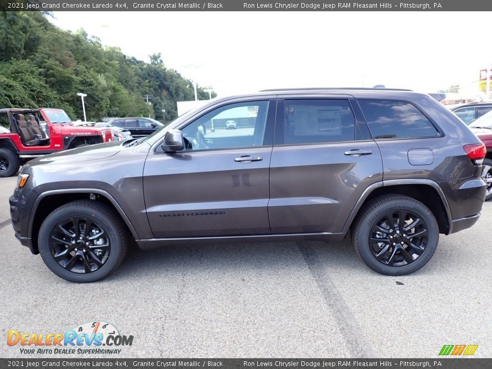 2021 Jeep Grand Cherokee Laredo 4x4 Granite Crystal Metallic / Black Photo #2