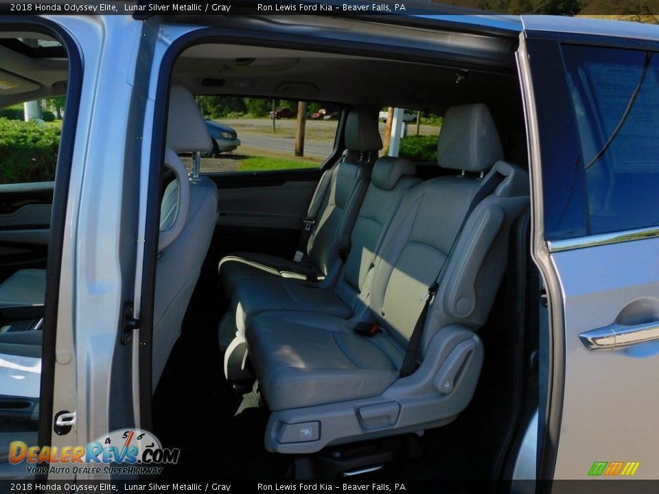 2018 Honda Odyssey Elite Lunar Silver Metallic / Gray Photo #12