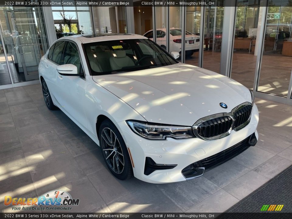 Front 3/4 View of 2022 BMW 3 Series 330i xDrive Sedan Photo #1