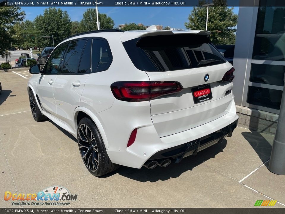 2022 BMW X5 M Mineral White Metallic / Taruma Brown Photo #2