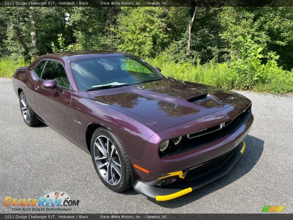 Front 3/4 View of 2021 Dodge Challenger R/T Photo #4