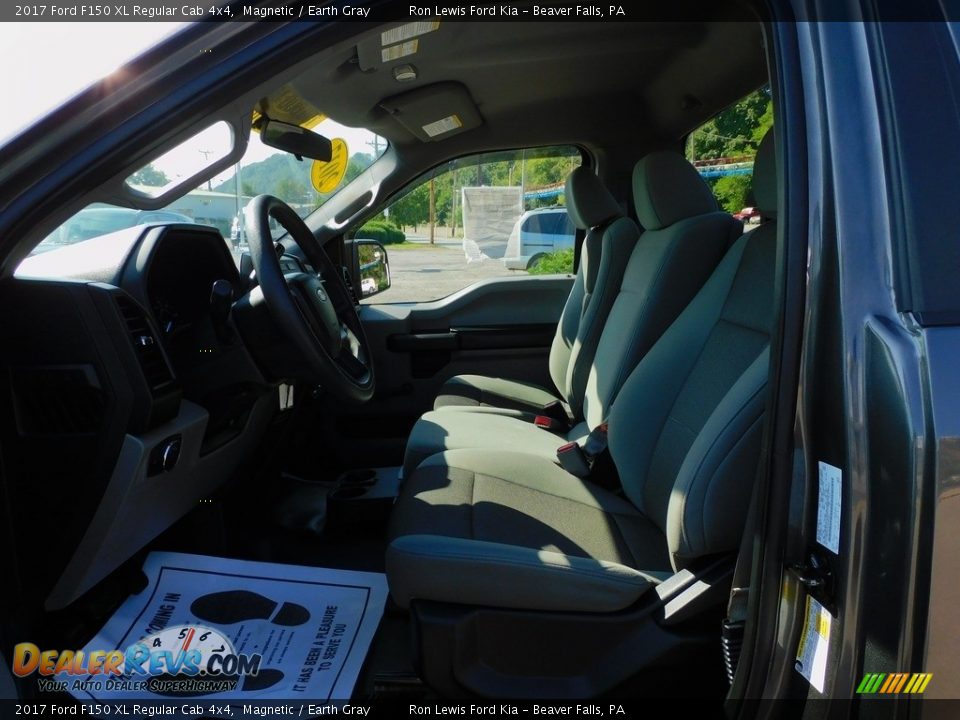 2017 Ford F150 XL Regular Cab 4x4 Magnetic / Earth Gray Photo #11