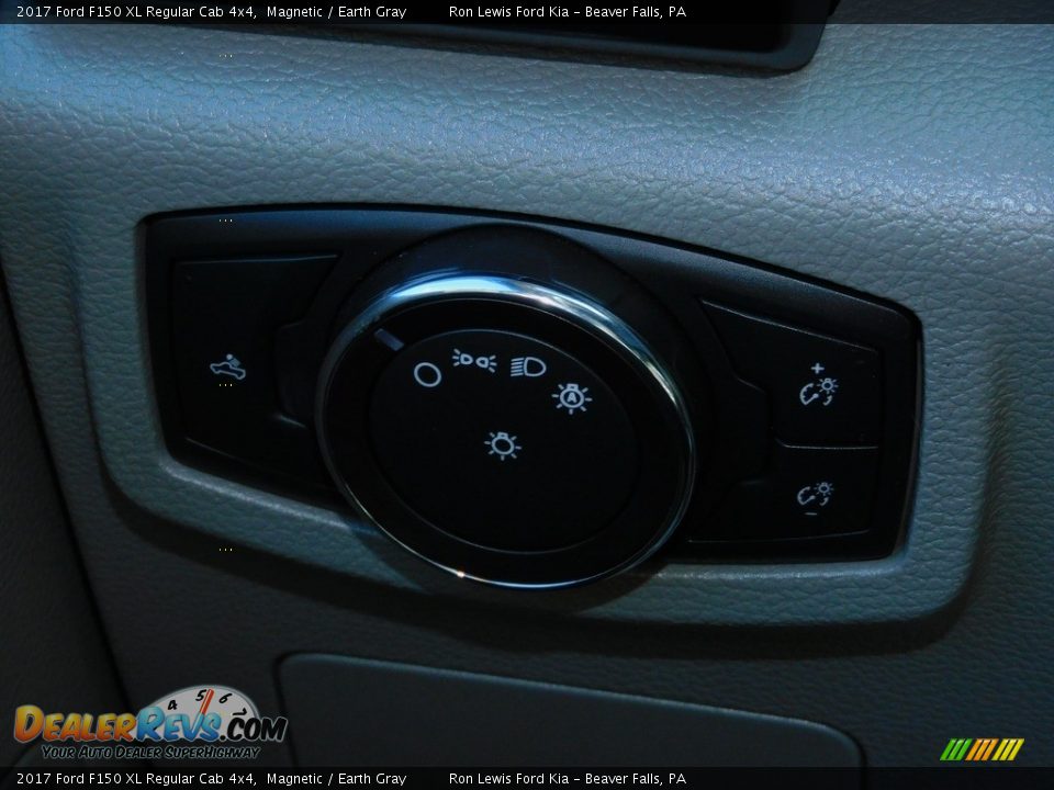 2017 Ford F150 XL Regular Cab 4x4 Magnetic / Earth Gray Photo #18