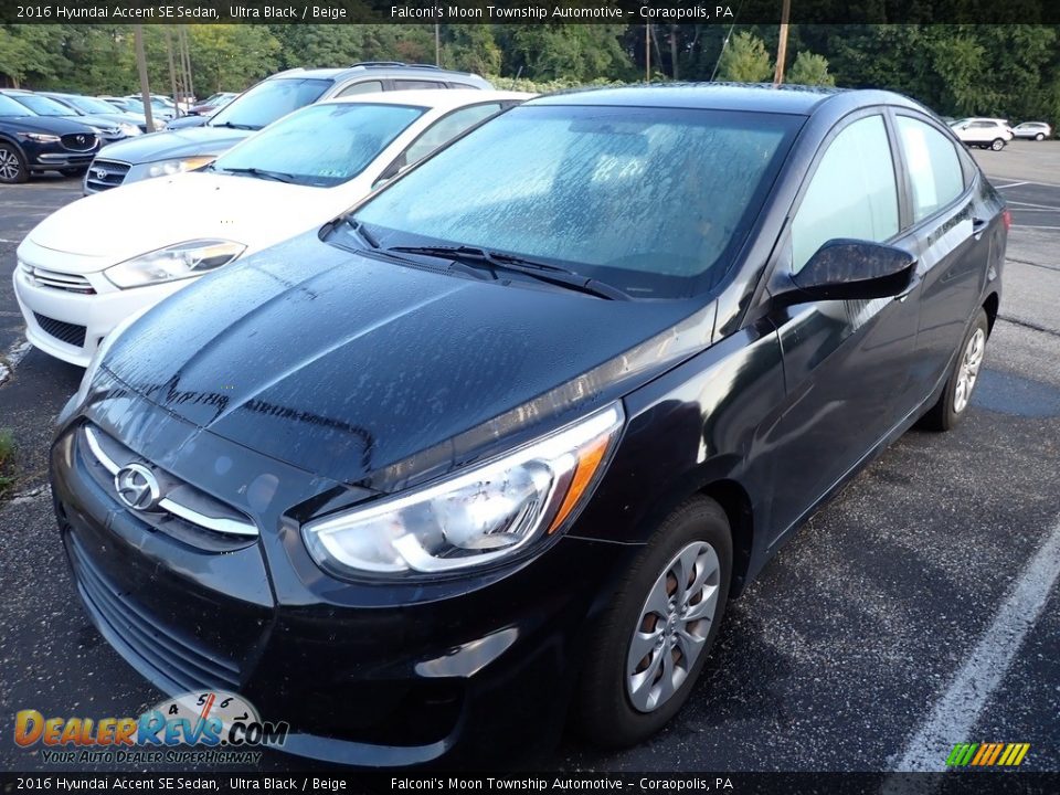 2016 Hyundai Accent SE Sedan Ultra Black / Beige Photo #1