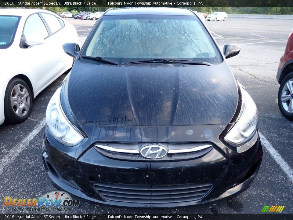 2016 Hyundai Accent SE Sedan Ultra Black / Beige Photo #5