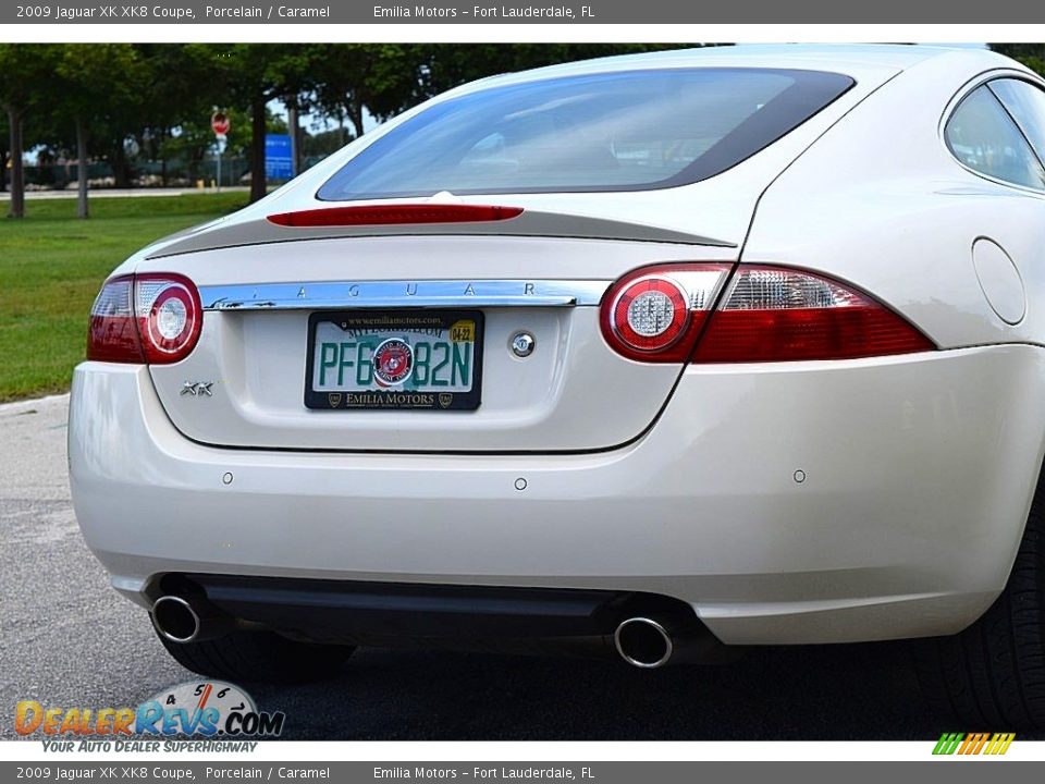 2009 Jaguar XK XK8 Coupe Porcelain / Caramel Photo #4