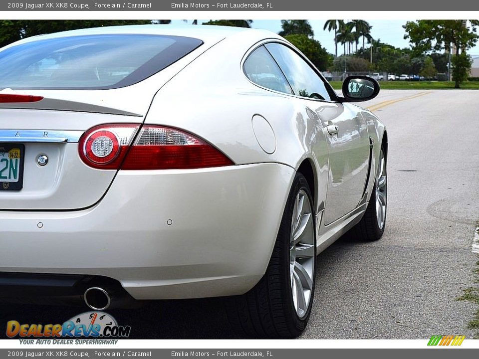 2009 Jaguar XK XK8 Coupe Porcelain / Caramel Photo #5