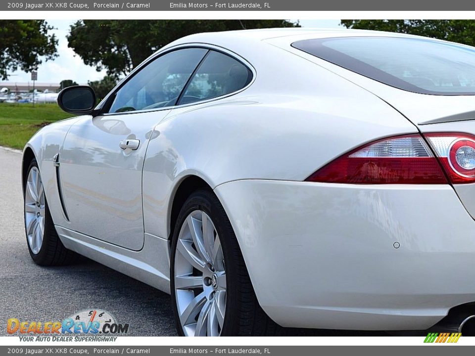 2009 Jaguar XK XK8 Coupe Porcelain / Caramel Photo #9