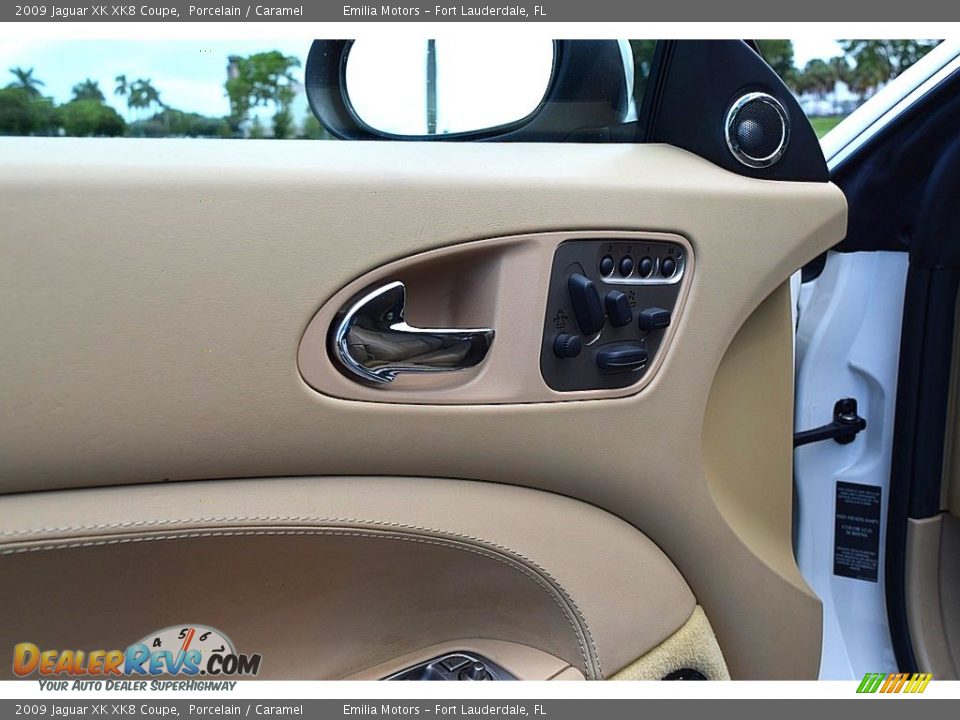 2009 Jaguar XK XK8 Coupe Porcelain / Caramel Photo #39