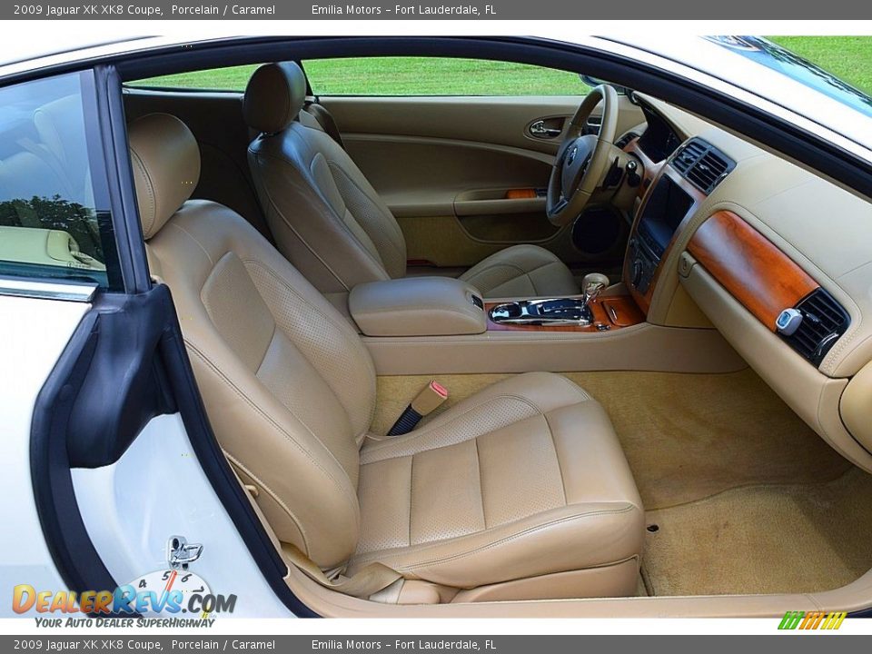 2009 Jaguar XK XK8 Coupe Porcelain / Caramel Photo #45