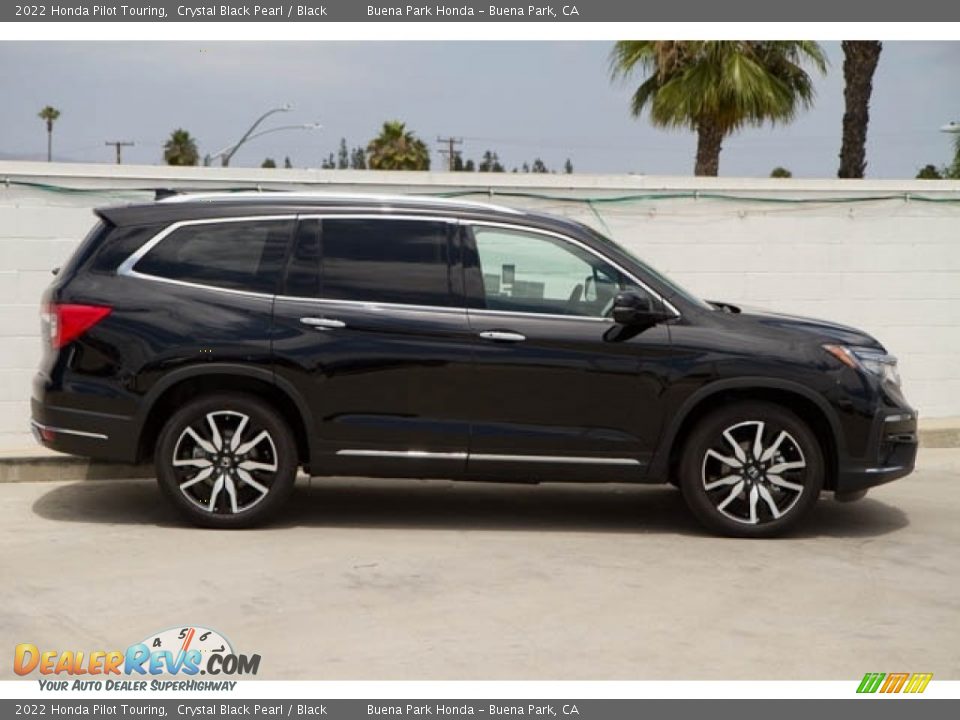 2022 Honda Pilot Touring Crystal Black Pearl / Black Photo #8