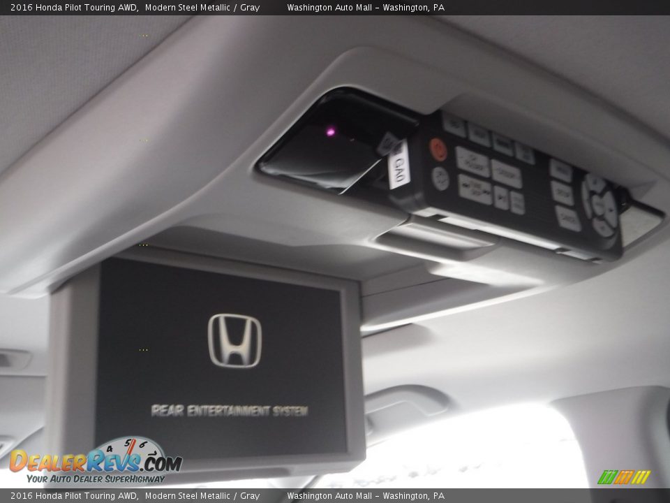 Entertainment System of 2016 Honda Pilot Touring AWD Photo #13