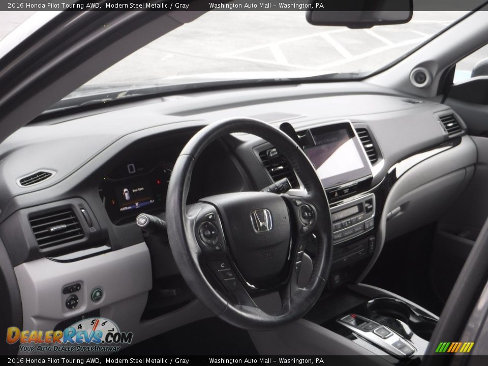 Dashboard of 2016 Honda Pilot Touring AWD Photo #16