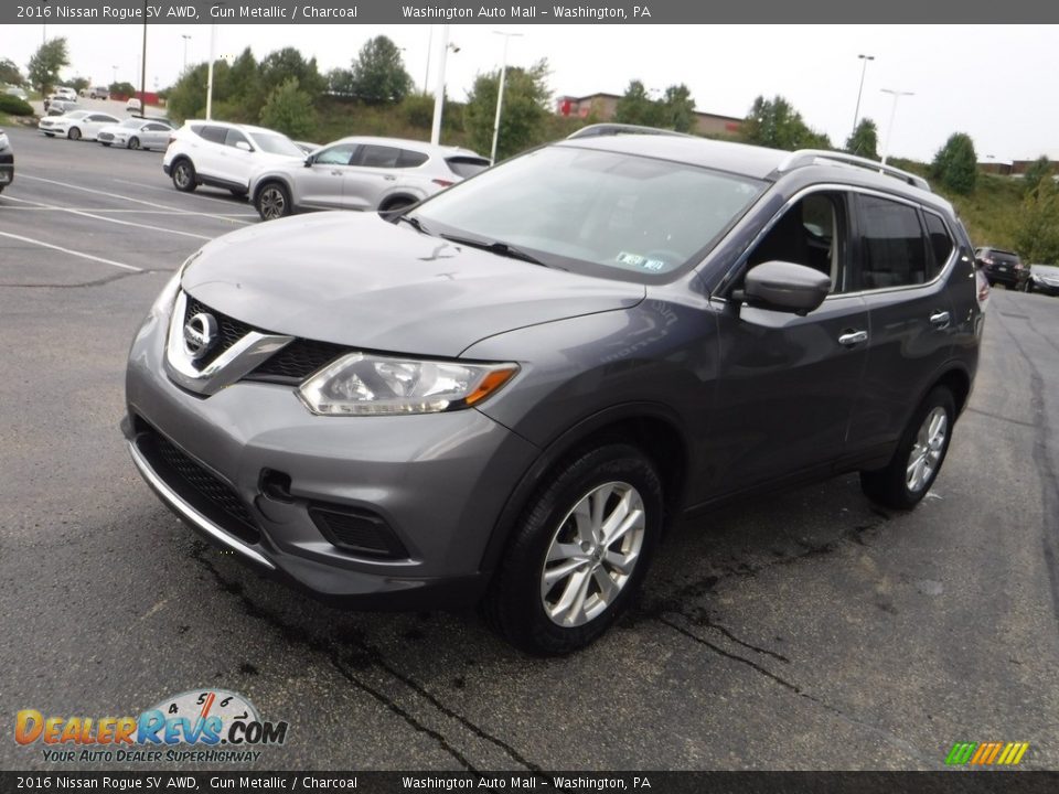 2016 Nissan Rogue SV AWD Gun Metallic / Charcoal Photo #6