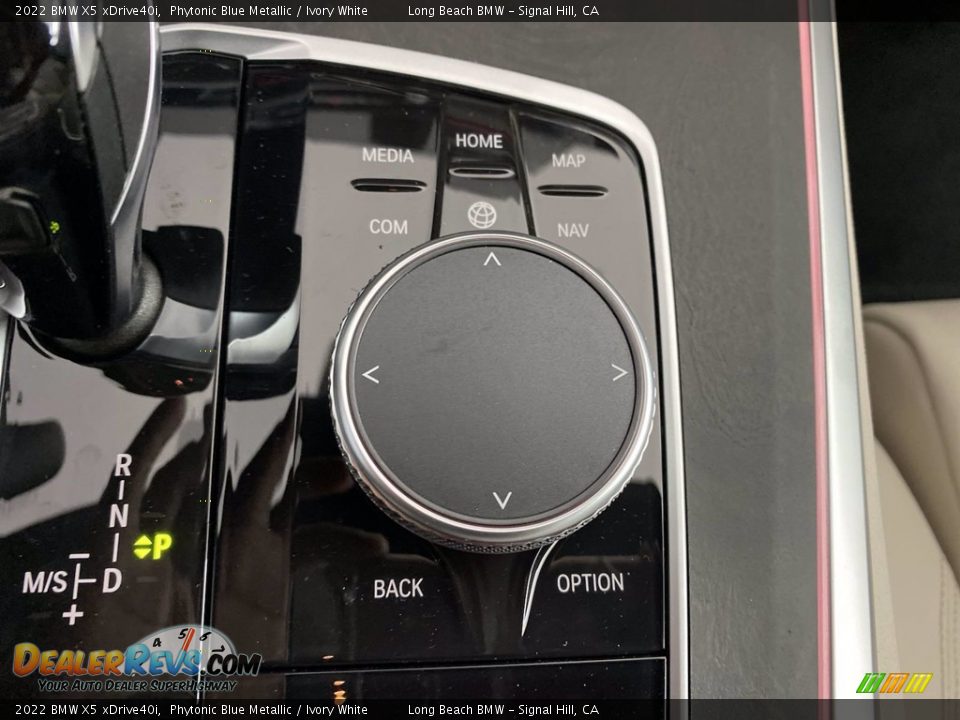 Controls of 2022 BMW X5 xDrive40i Photo #24
