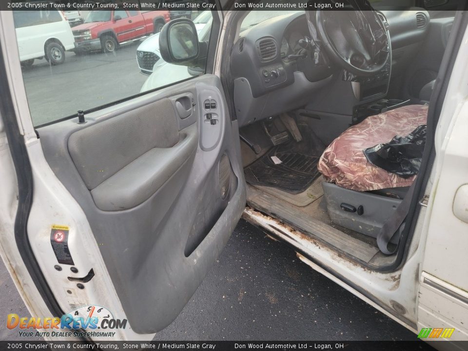 2005 Chrysler Town & Country Touring Stone White / Medium Slate Gray Photo #9