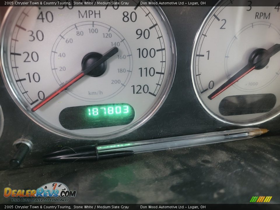 2005 Chrysler Town & Country Touring Stone White / Medium Slate Gray Photo #12