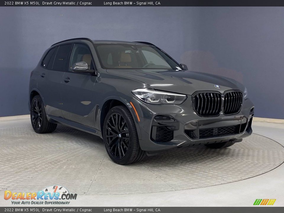 Front 3/4 View of 2022 BMW X5 M50i Photo #28