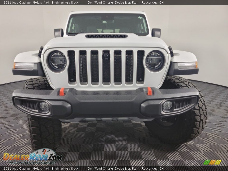 2021 Jeep Gladiator Mojave 4x4 Bright White / Black Photo #5