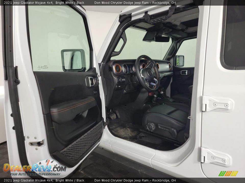 2021 Jeep Gladiator Mojave 4x4 Bright White / Black Photo #15