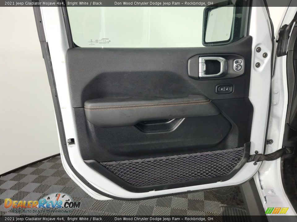 2021 Jeep Gladiator Mojave 4x4 Bright White / Black Photo #16