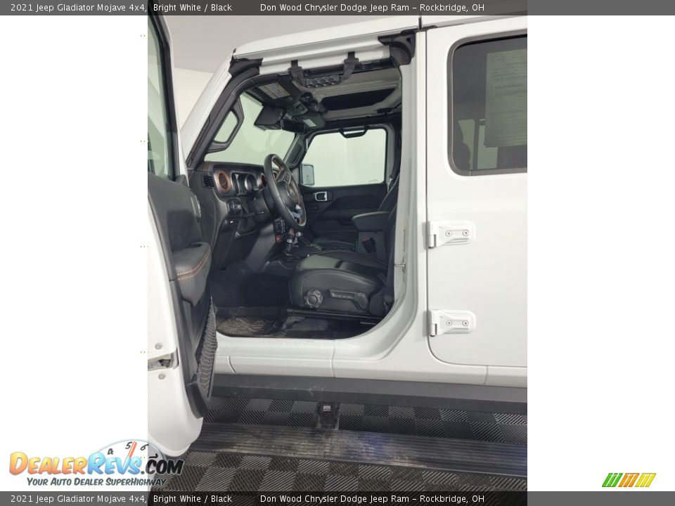 2021 Jeep Gladiator Mojave 4x4 Bright White / Black Photo #18