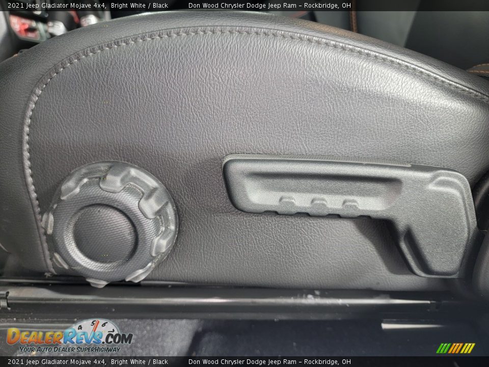 2021 Jeep Gladiator Mojave 4x4 Bright White / Black Photo #19