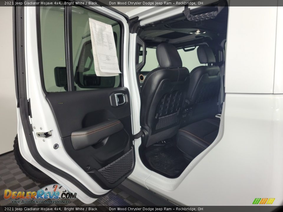 2021 Jeep Gladiator Mojave 4x4 Bright White / Black Photo #27