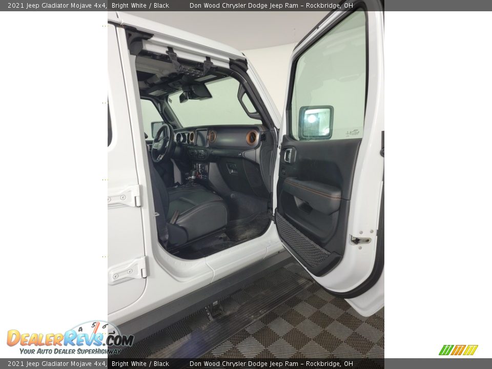 2021 Jeep Gladiator Mojave 4x4 Bright White / Black Photo #31