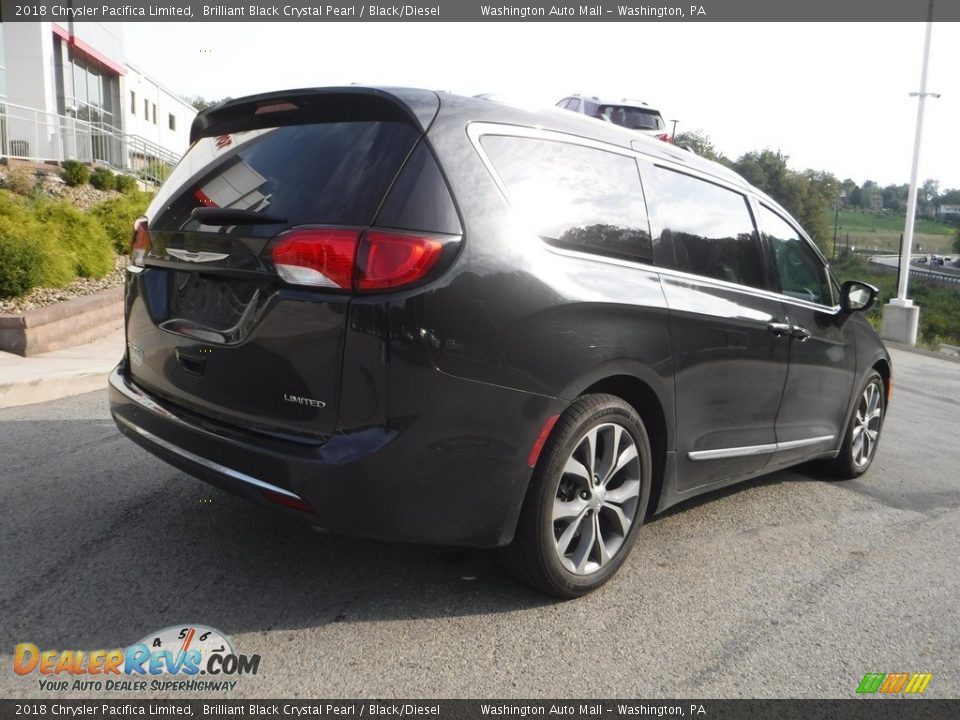 2018 Chrysler Pacifica Limited Brilliant Black Crystal Pearl / Black/Diesel Photo #15