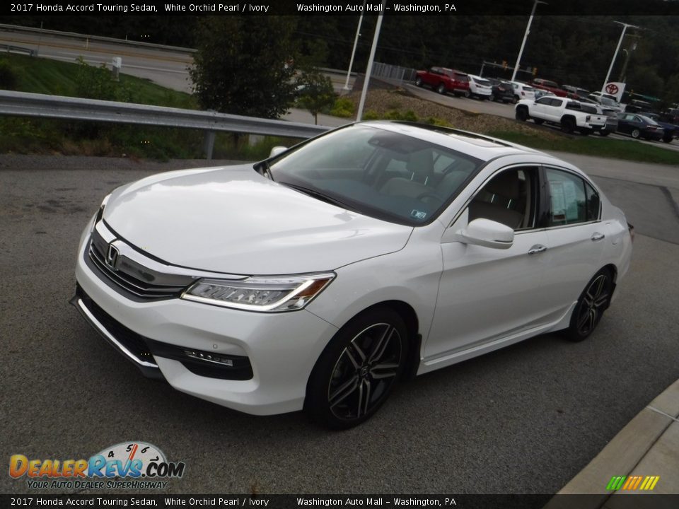 2017 Honda Accord Touring Sedan White Orchid Pearl / Ivory Photo #12