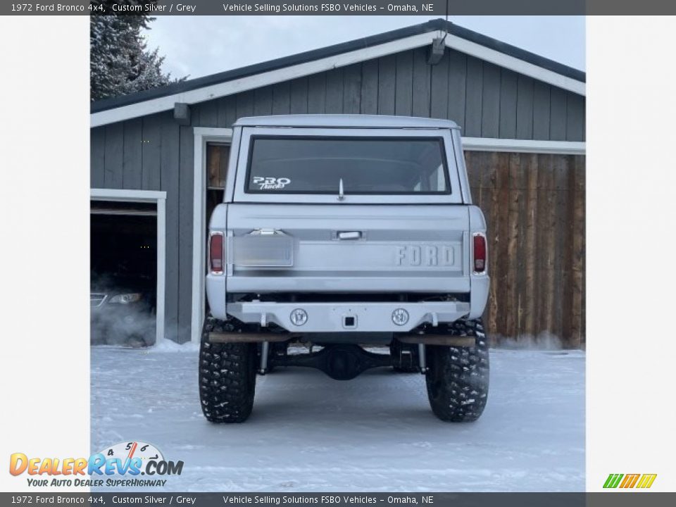 1972 Ford Bronco 4x4 Custom Silver / Grey Photo #3