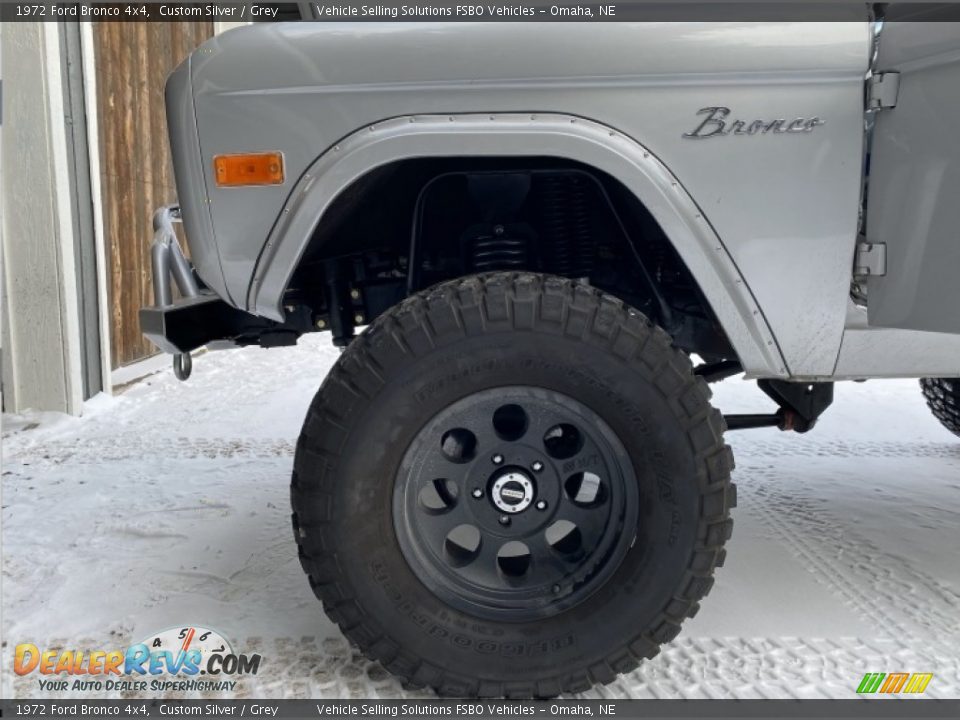 1972 Ford Bronco 4x4 Custom Silver / Grey Photo #5