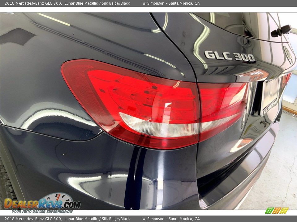 2018 Mercedes-Benz GLC 300 Lunar Blue Metallic / Silk Beige/Black Photo #29