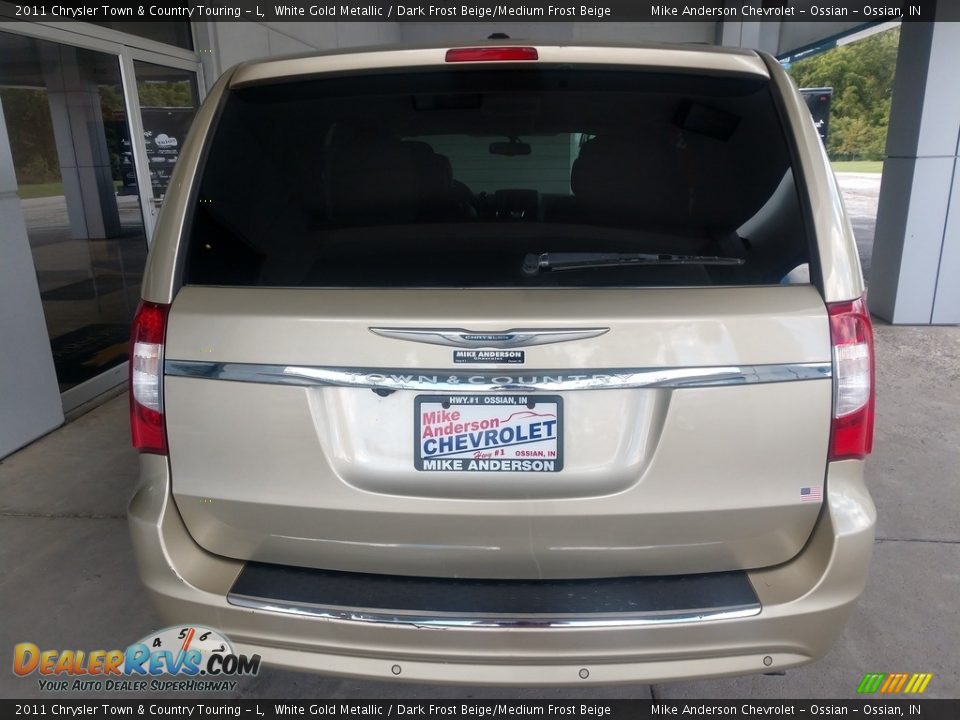 2011 Chrysler Town & Country Touring - L White Gold Metallic / Dark Frost Beige/Medium Frost Beige Photo #5