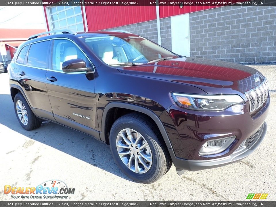 Front 3/4 View of 2021 Jeep Cherokee Latitude Lux 4x4 Photo #10