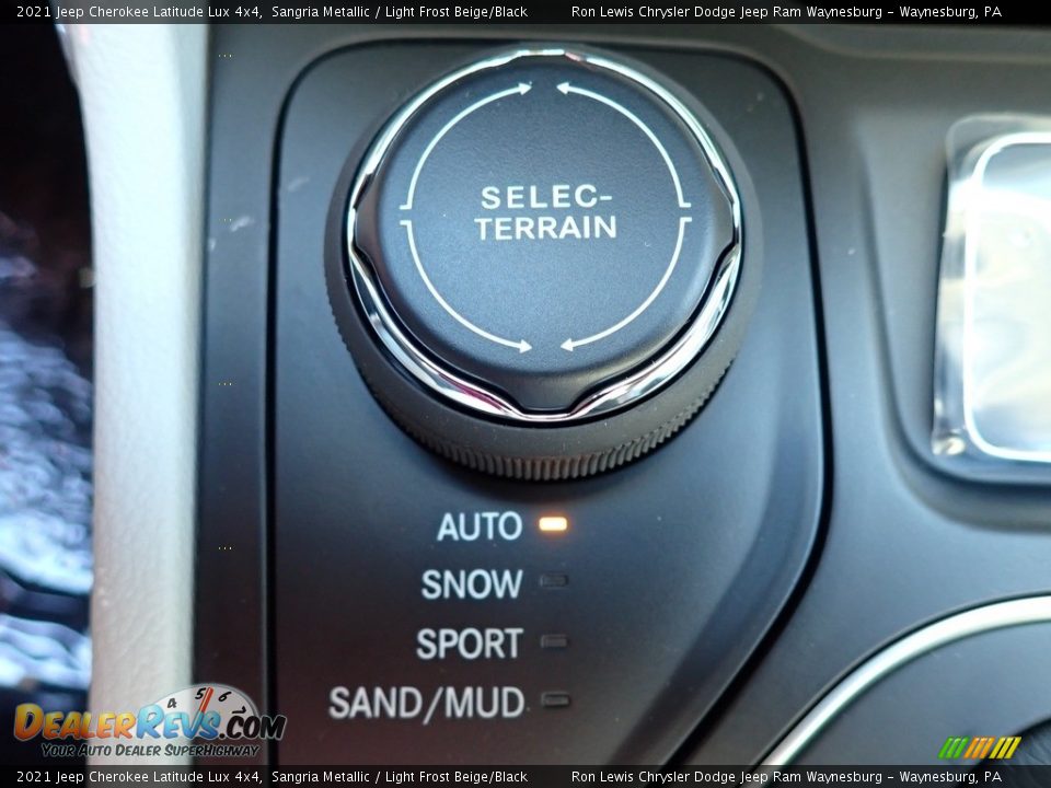 Controls of 2021 Jeep Cherokee Latitude Lux 4x4 Photo #17