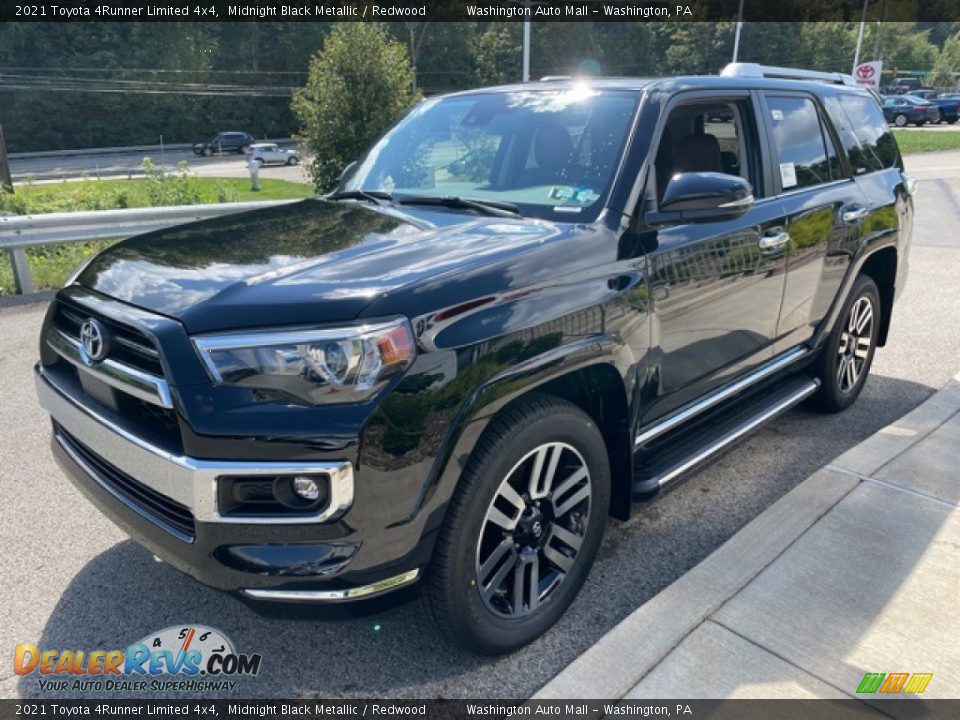 Front 3/4 View of 2021 Toyota 4Runner Limited 4x4 Photo #7