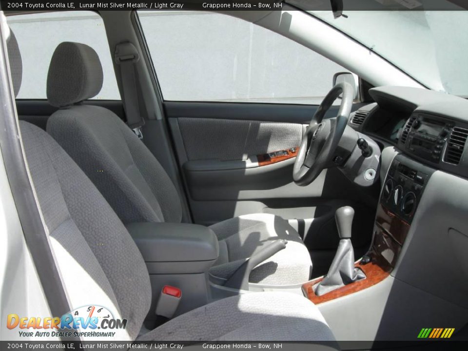 2004 Toyota Corolla LE Lunar Mist Silver Metallic / Light Gray Photo #5