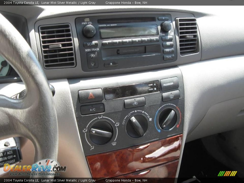 2004 Toyota Corolla LE Lunar Mist Silver Metallic / Light Gray Photo #7