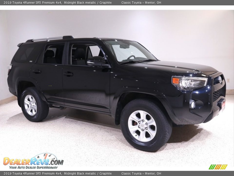 2019 Toyota 4Runner SR5 Premium 4x4 Midnight Black metallic / Graphite Photo #1