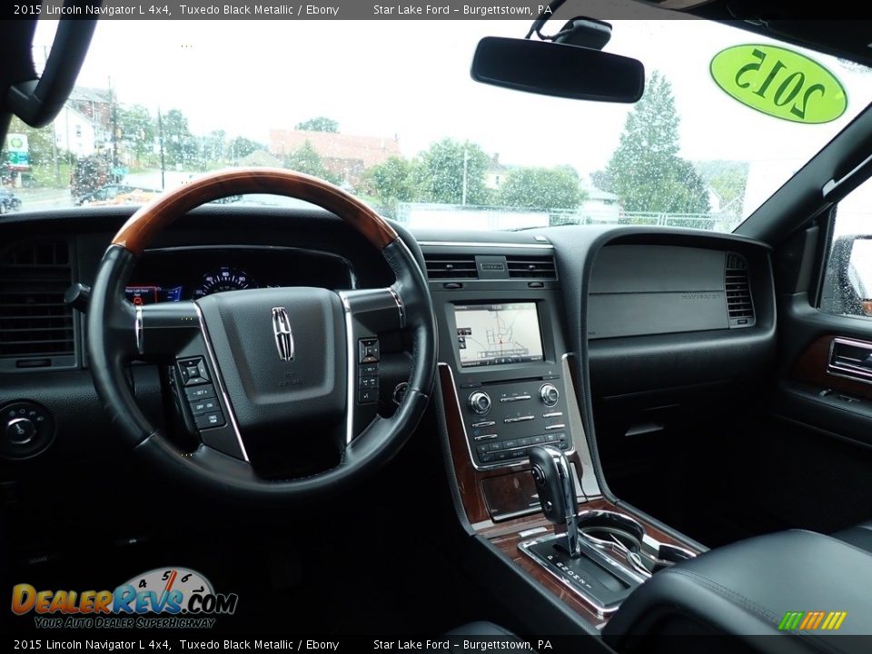 Dashboard of 2015 Lincoln Navigator L 4x4 Photo #12