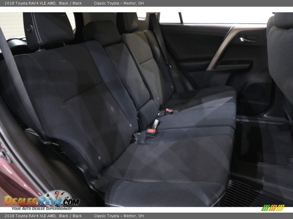 2018 Toyota RAV4 XLE AWD Black / Black Photo #15