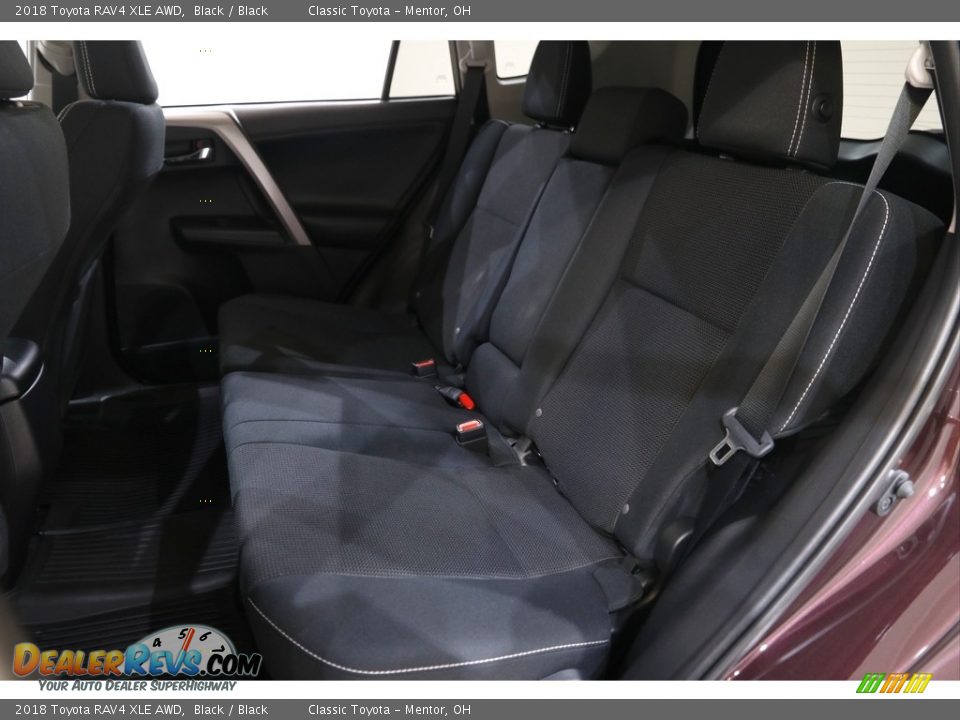 2018 Toyota RAV4 XLE AWD Black / Black Photo #16