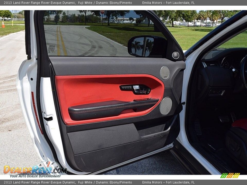 Door Panel of 2013 Land Rover Range Rover Evoque Dynamic Photo #19