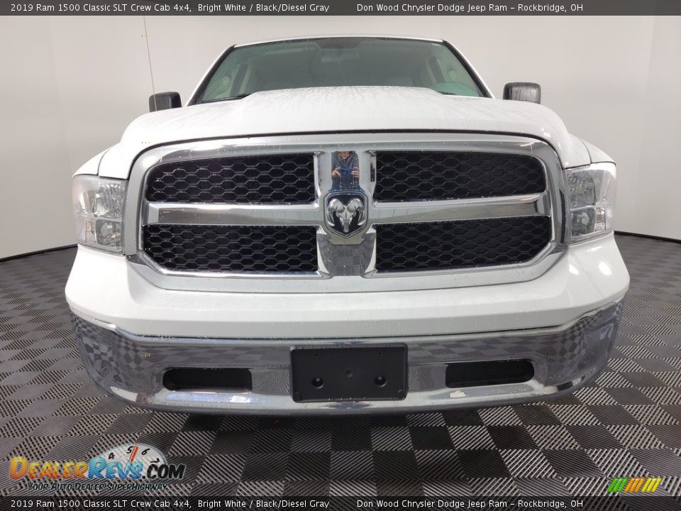 2019 Ram 1500 Classic SLT Crew Cab 4x4 Bright White / Black/Diesel Gray Photo #4