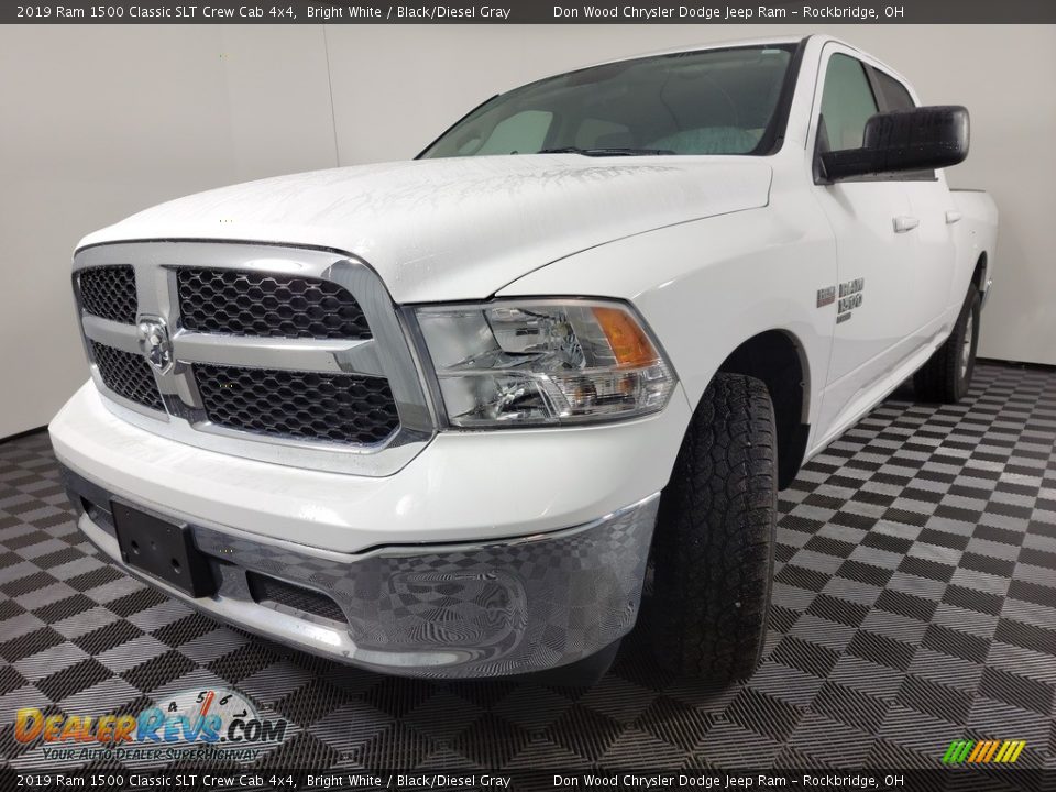 2019 Ram 1500 Classic SLT Crew Cab 4x4 Bright White / Black/Diesel Gray Photo #5
