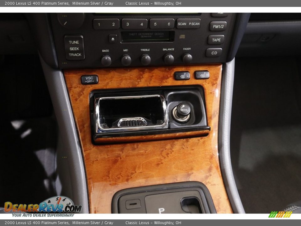 Controls of 2000 Lexus LS 400 Platinum Series Photo #12