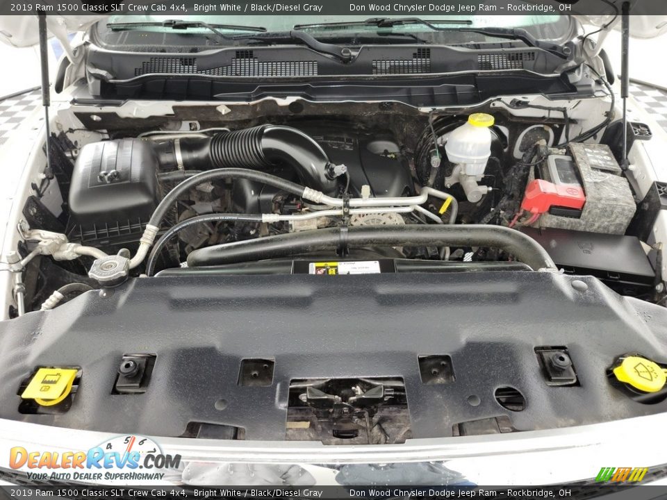2019 Ram 1500 Classic SLT Crew Cab 4x4 Bright White / Black/Diesel Gray Photo #12