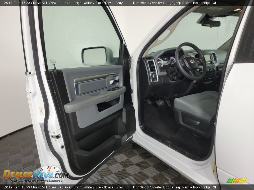2019 Ram 1500 Classic SLT Crew Cab 4x4 Bright White / Black/Diesel Gray Photo #13